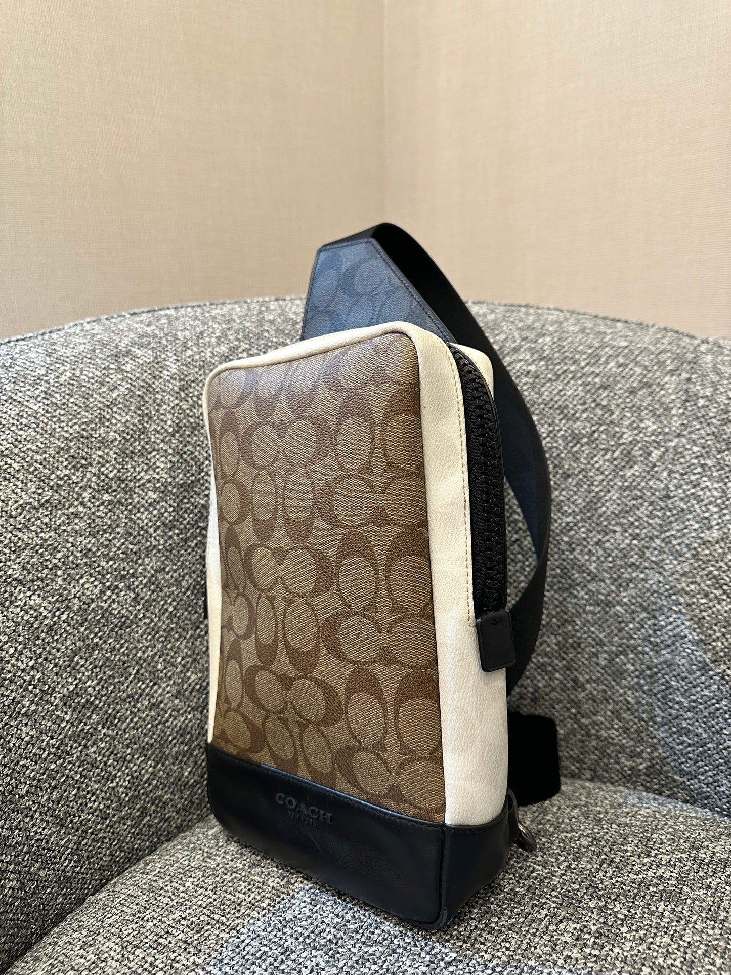 Coach Turner Pack in Signature Coated Canvas