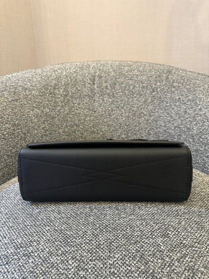 Louis Vuitton Takeoff Messenger Bag