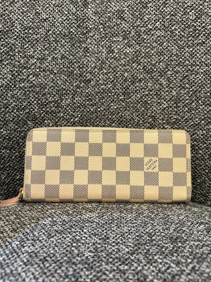Louis Vuitton Zippy Wallet In Damier Azur