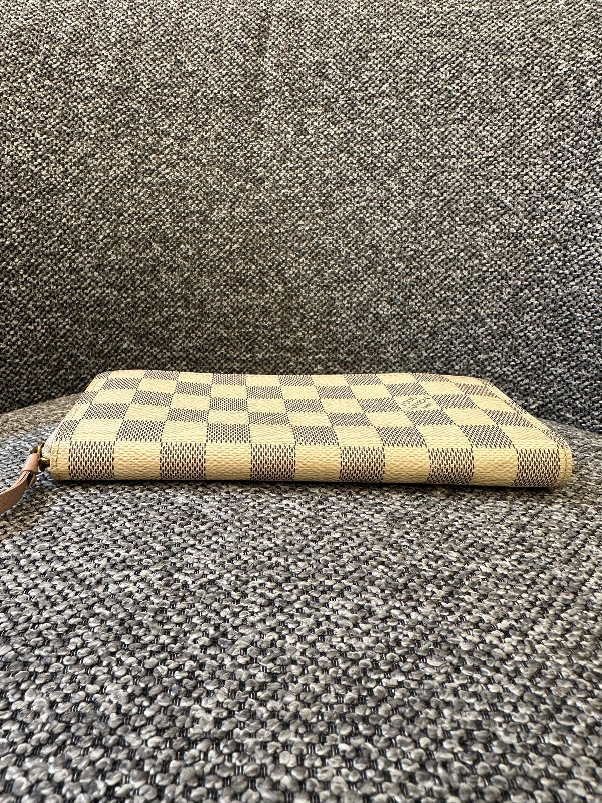 Louis Vuitton Zippy Wallet In Damier Azur