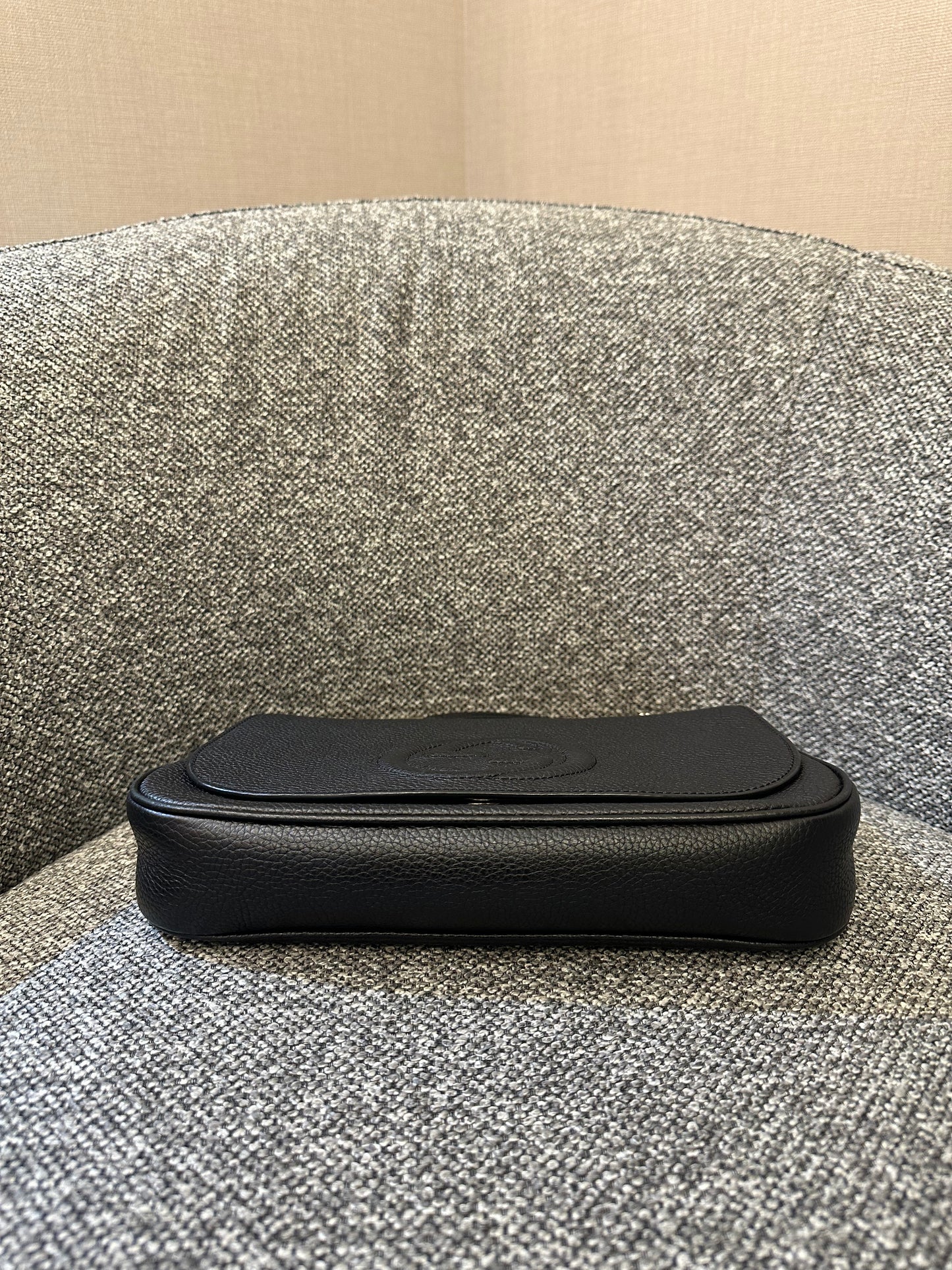 Gucci Soho Flap Crossbody Bag in Black Pebbled Leather