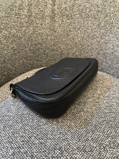 Gucci Soho Flap Crossbody Bag in Black Pebbled Leather