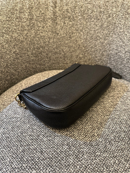 Gucci Soho Flap Crossbody Bag in Black Pebbled Leather