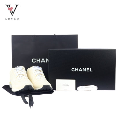 Chanel 24s Sneakers in White Fabric and Leather