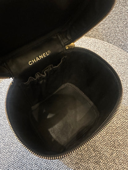 Chanel Timeless Vanity Case In Black Patent Leather