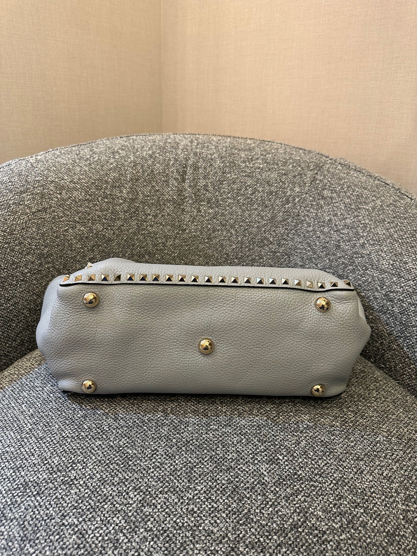 Valentino Garavani Rockstud Tote Bag In Light Blue Leather