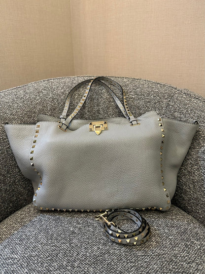 Valentino Garavani Rockstud Tote Bag In Light Blue Leather