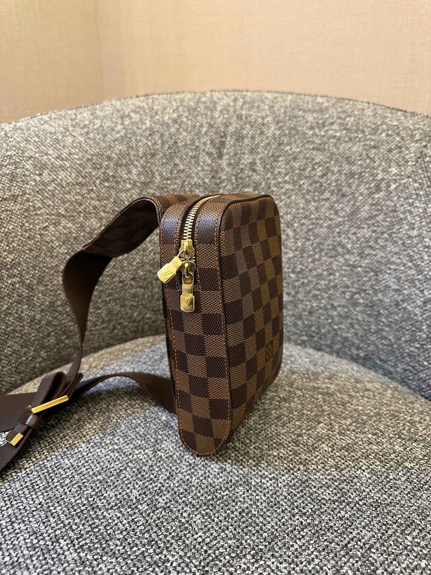 Louis Vuitton Geronimos Body Bag In Damier Ebene
