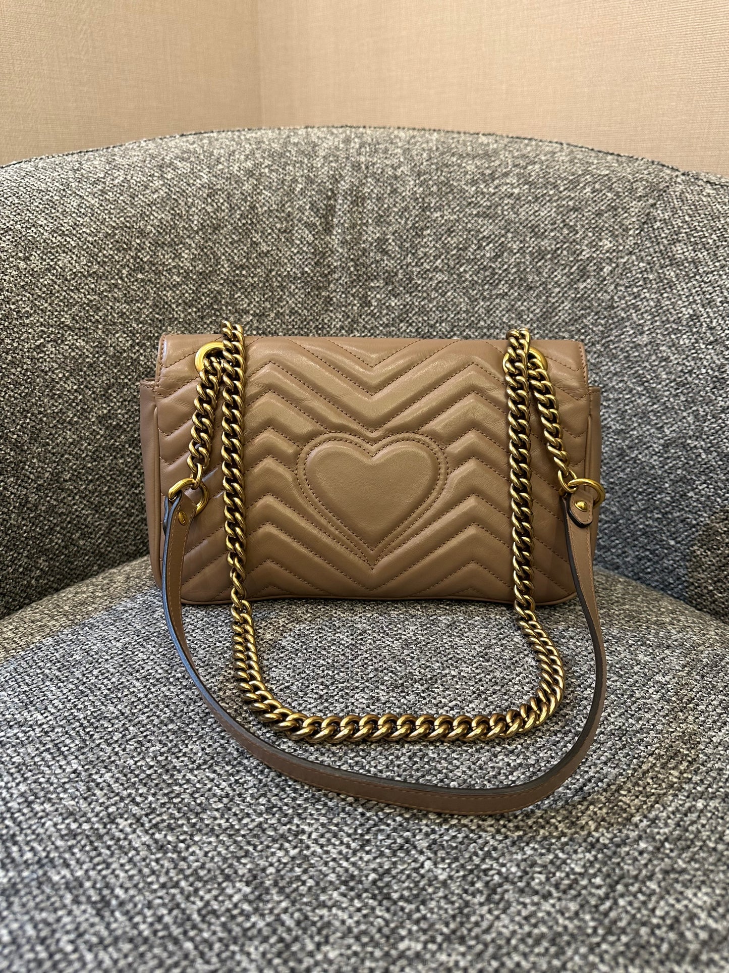 Gucci Marmont Flap Mini Shoulder Bag In Dusty Pink Chevron Leather