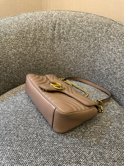 Gucci Marmont Flap Mini Shoulder Bag In Dusty Pink Chevron Leather