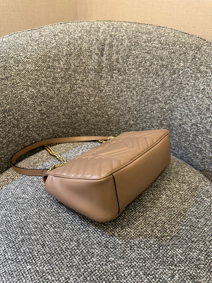 Gucci Marmont Flap Mini Shoulder Bag In Dusty Pink Chevron Leather
