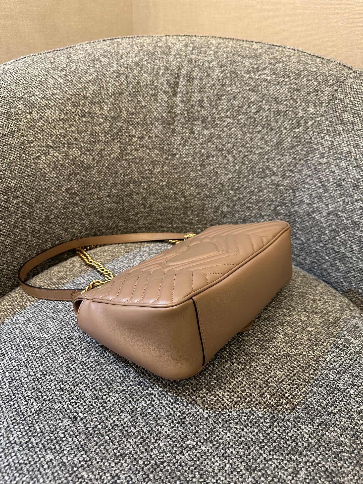 Gucci Marmont Flap Mini Shoulder Bag In Dusty Pink Chevron Leather