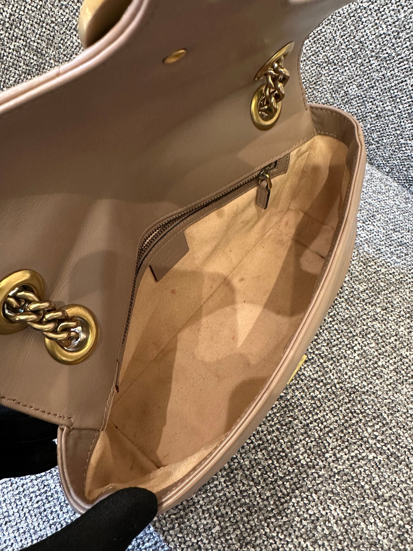 Gucci Marmont Flap Mini Shoulder Bag In Dusty Pink Chevron Leather
