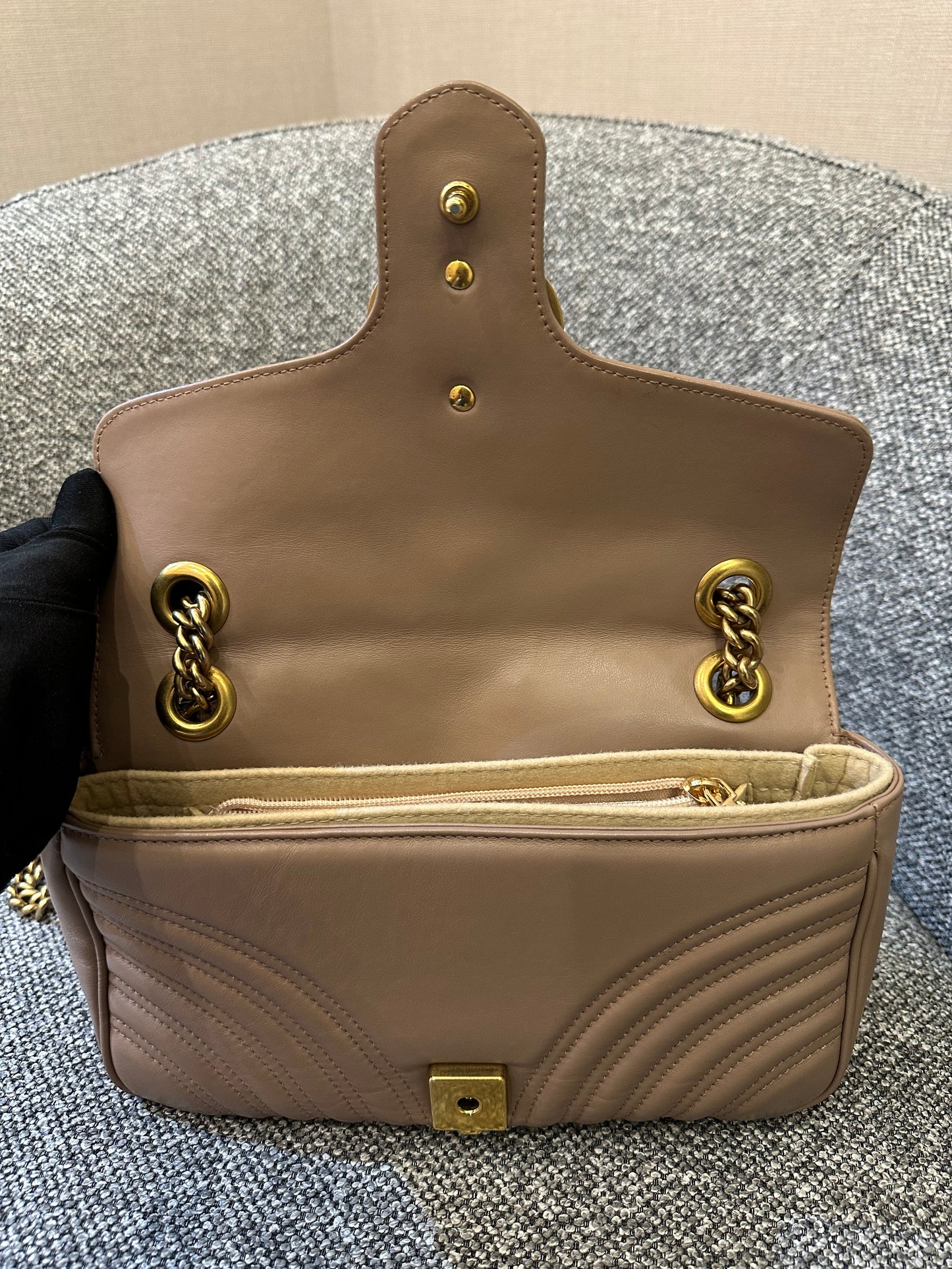 Gucci Marmont Flap Mini Shoulder Bag In Dusty Pink Chevron Leather