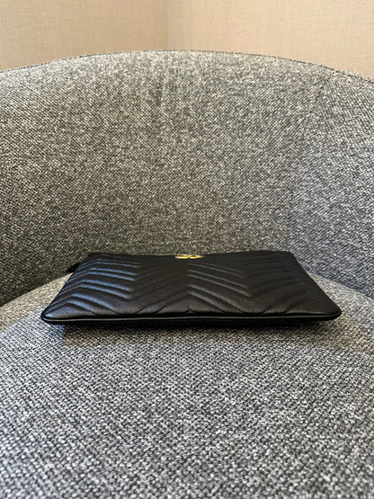 Gucci GG Marmont Pouch In Black Chevron Quilted Leather