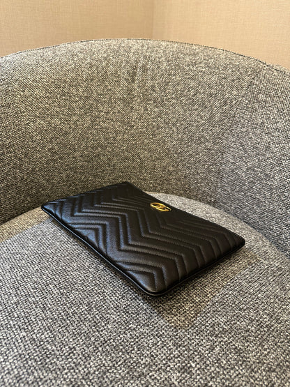 Gucci GG Marmont Pouch In Black Chevron Quilted Leather