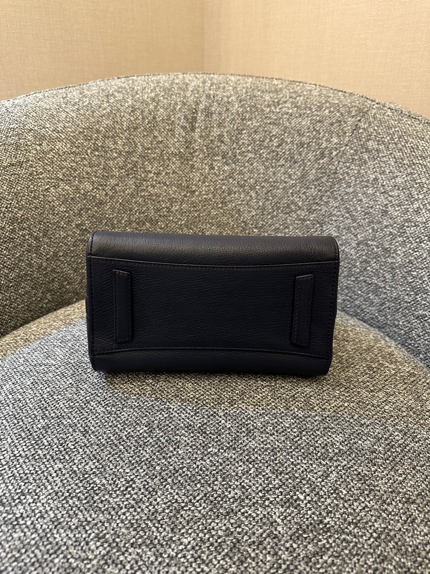 Givenchy Antigona Bag In Navy Blue Grained Leather