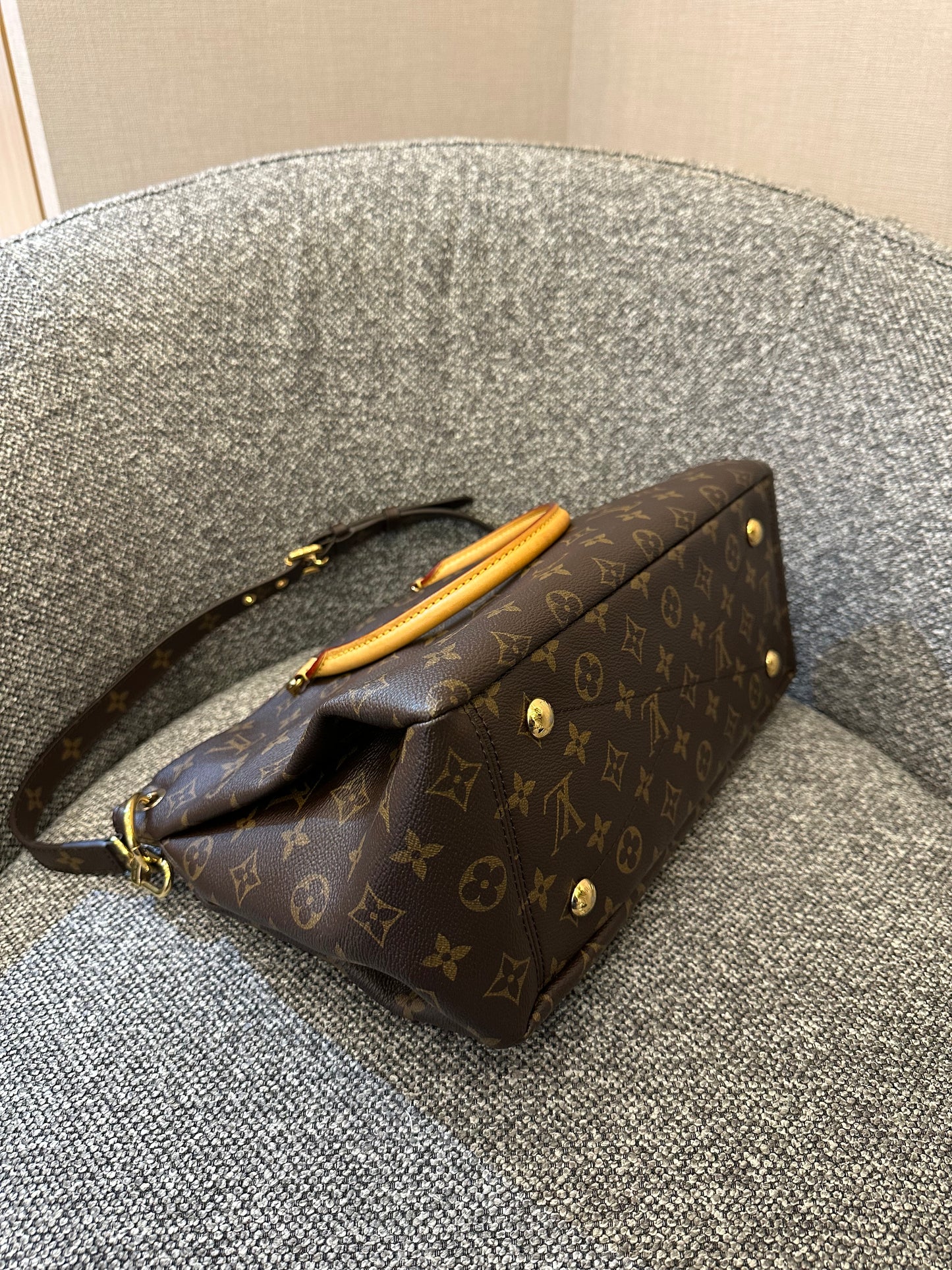 Louis Vuitton Saffron Pallas Bag In Monogram Canvas