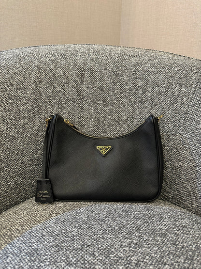 Prada Re-Edition 2005 Hobo Bag In Black Saffiano Leather