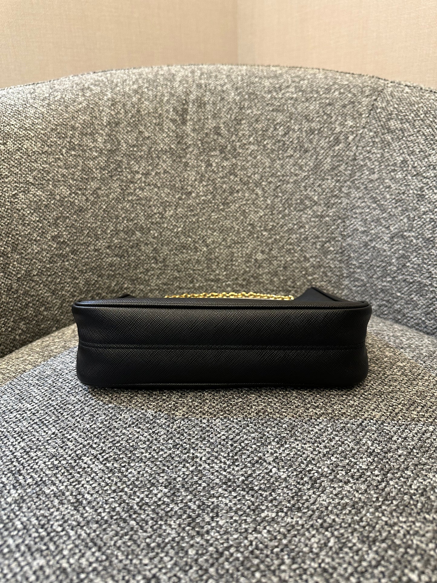 Prada Re-Edition 2005 Hobo Bag In Black Saffiano Leather