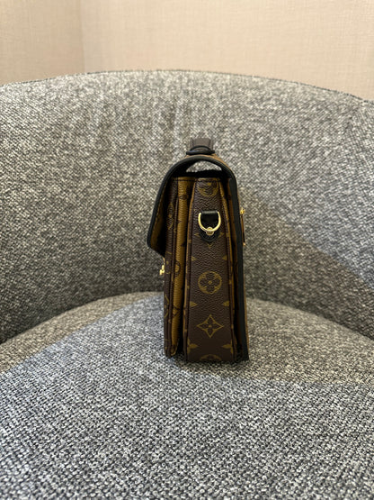 Louis Vuitton Metis Bag in Reverse Monogram Canvas