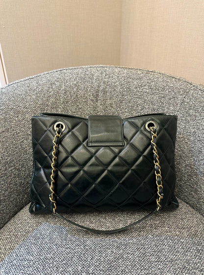 Chanel Daily Walk Tote Bag in Emerald Green
