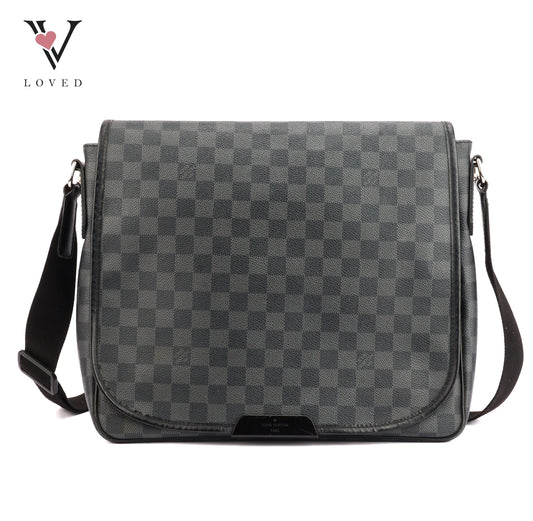 Louis Vuitton Daniel MM Messenger Bag in Damier Graphite Canvas