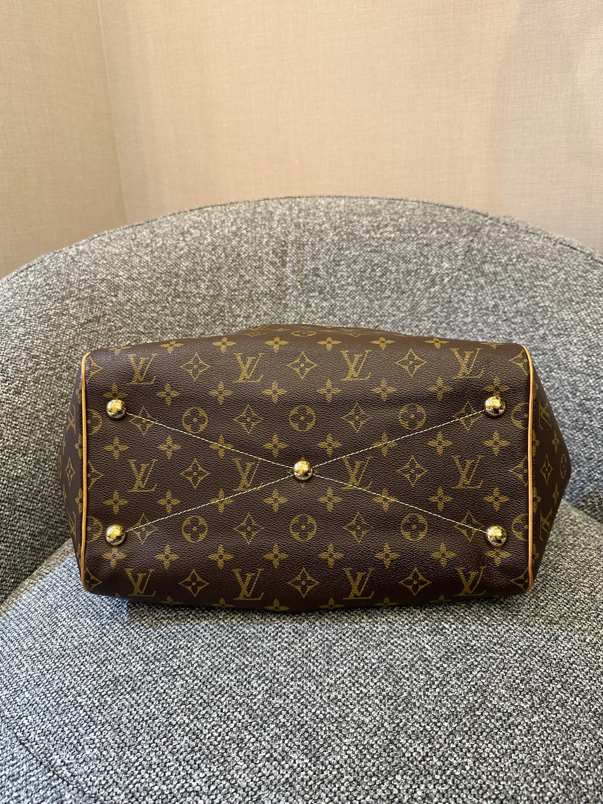 Louis Vuitton Tivoli Monogram Canvas Shoulder Bag
