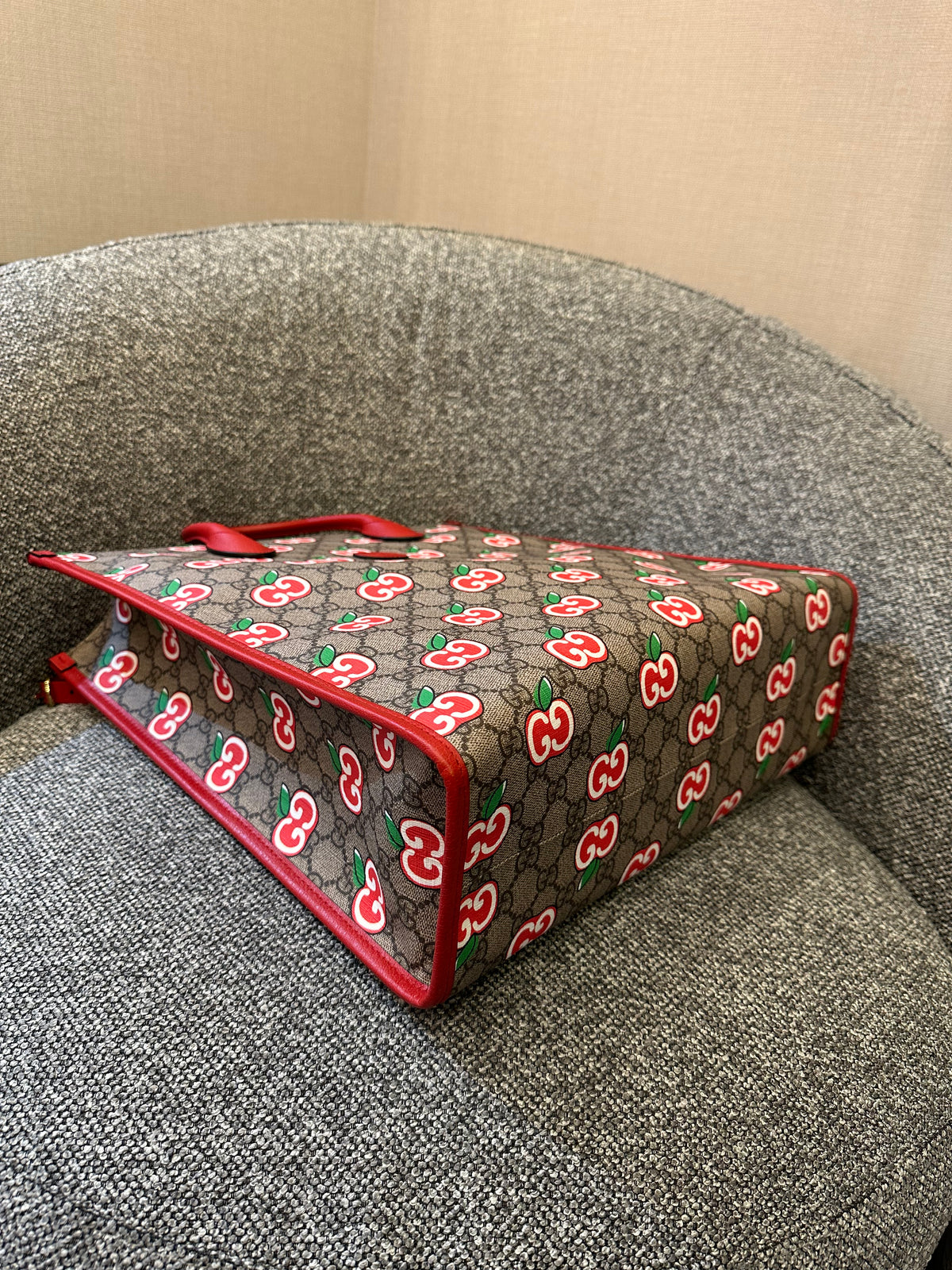 Gucci GG Supreme Apple Print Tote Bag