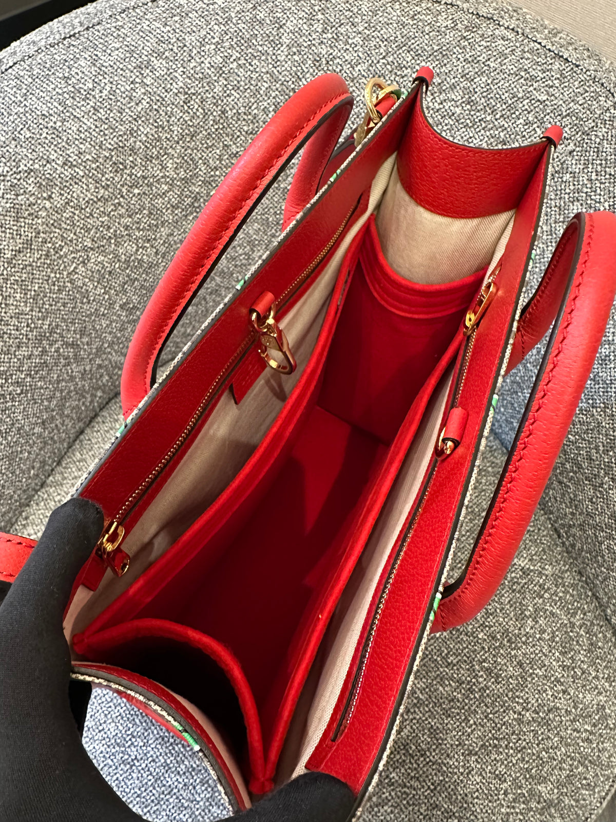 Gucci GG Supreme Apple Print Tote Bag