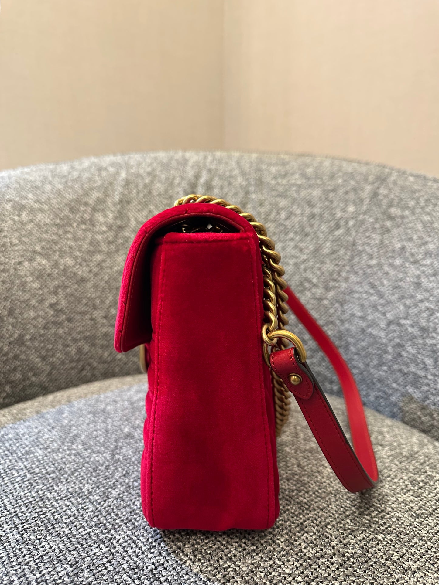Gucci GG Marmont Velvet Matelassé Medium Bag in Red