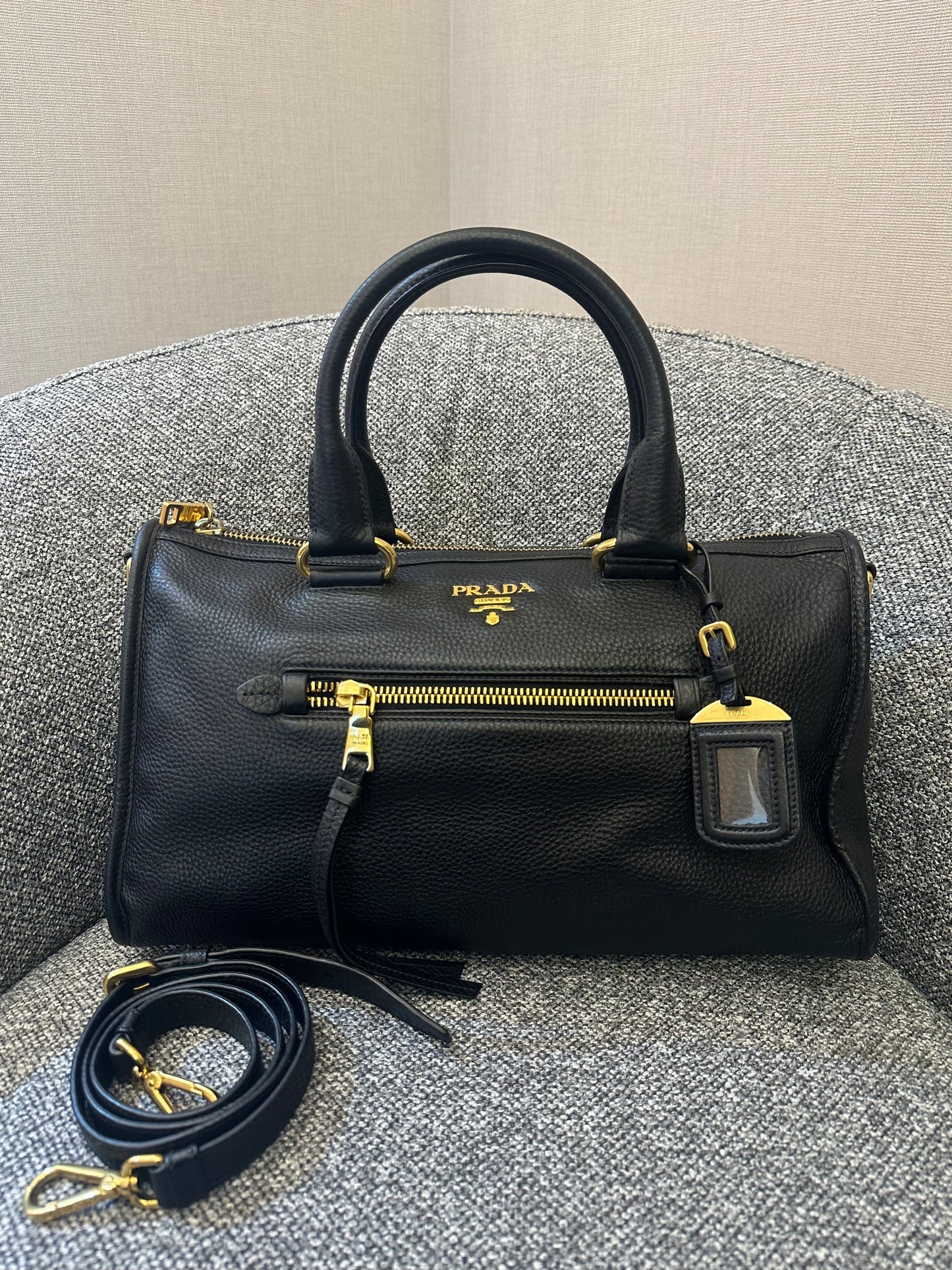 Prada Vitello Daino Shopping Tote Bag In Black