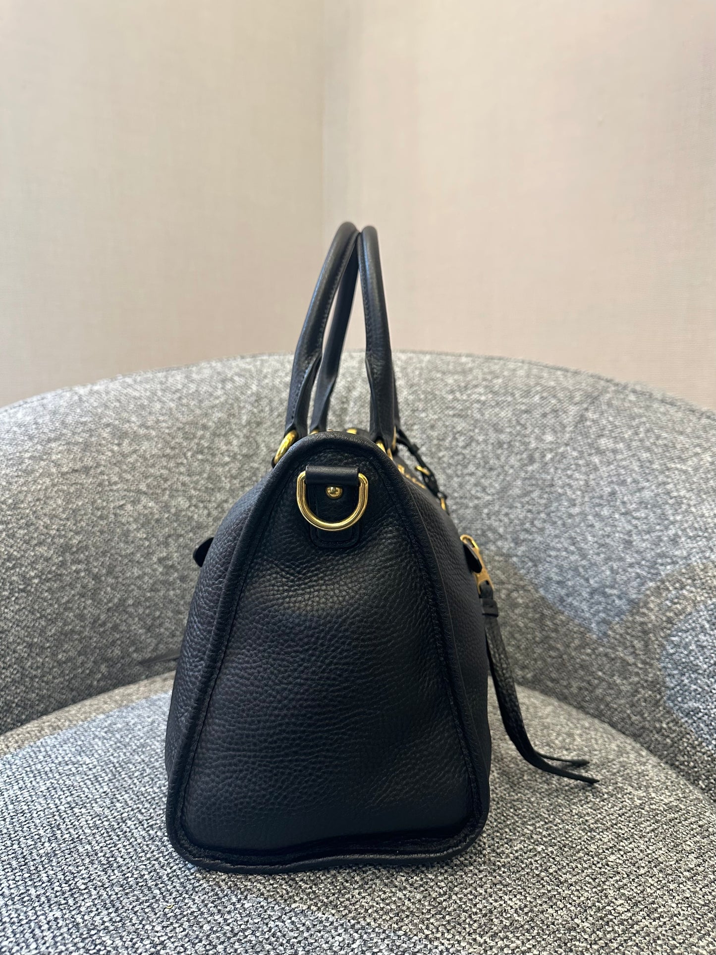 Prada Vitello Daino Shopping Tote Bag In Black