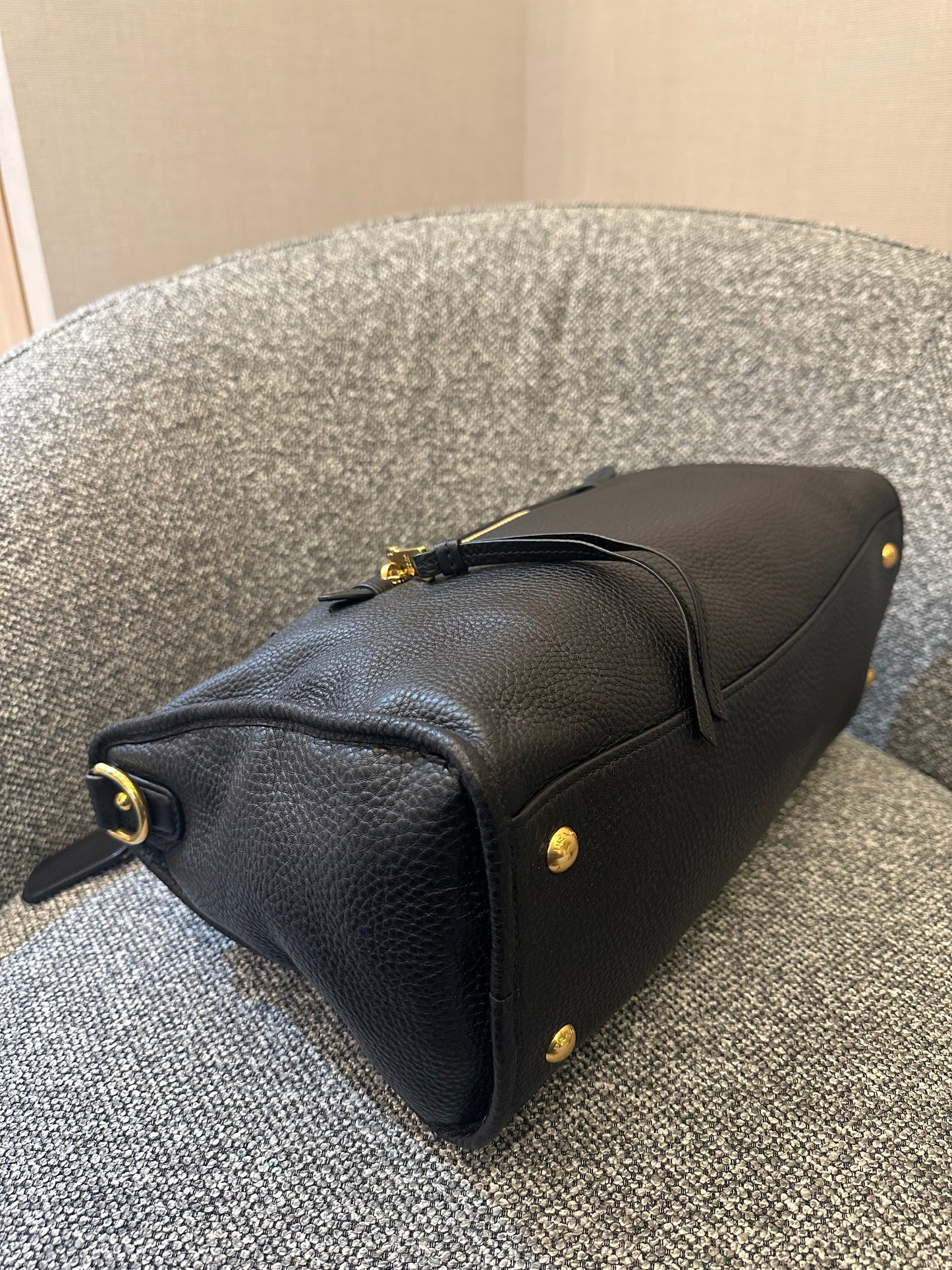 Prada Vitello Daino Shopping Tote Bag In Black