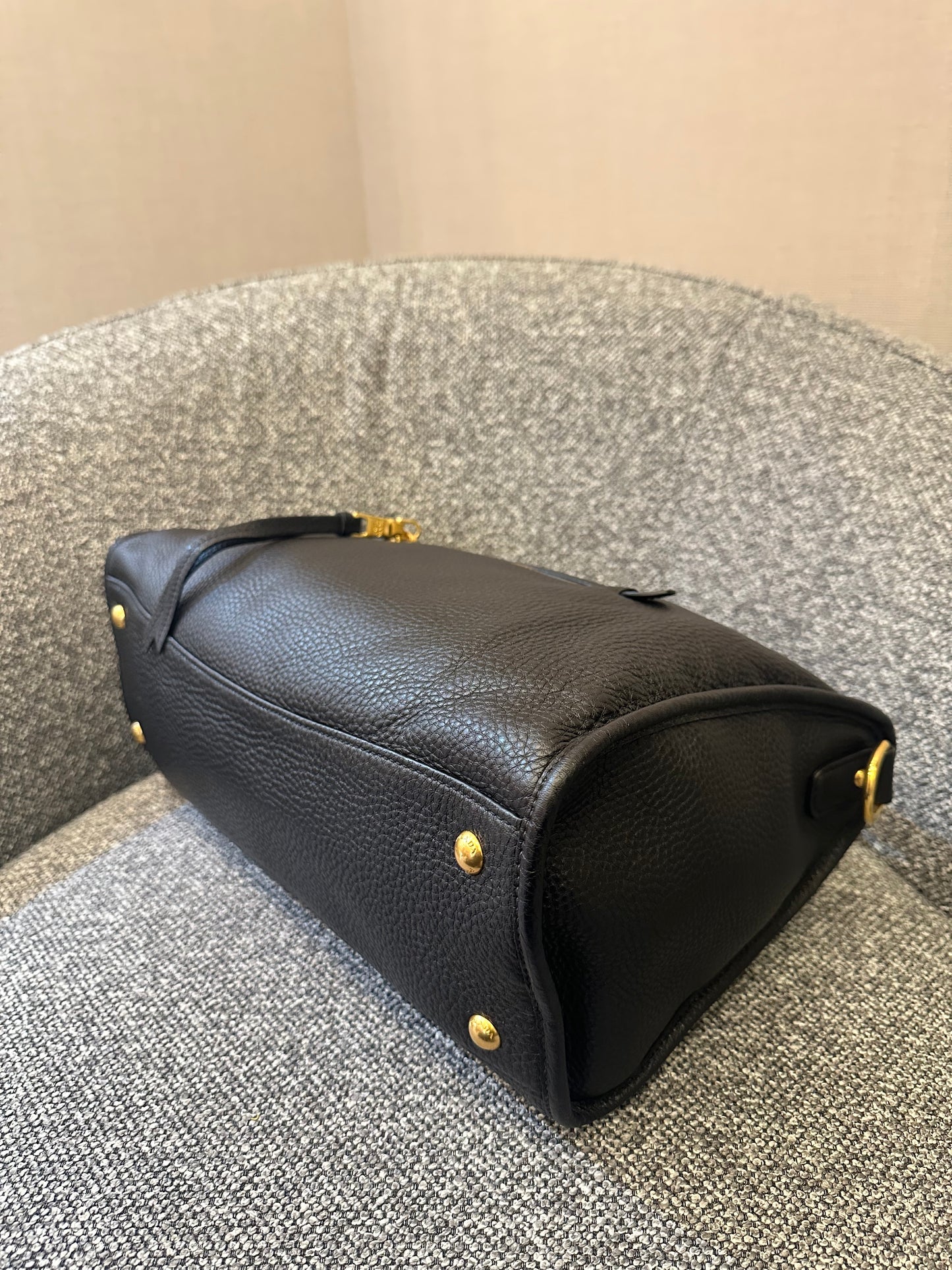 Prada Vitello Daino Shopping Tote Bag In Black