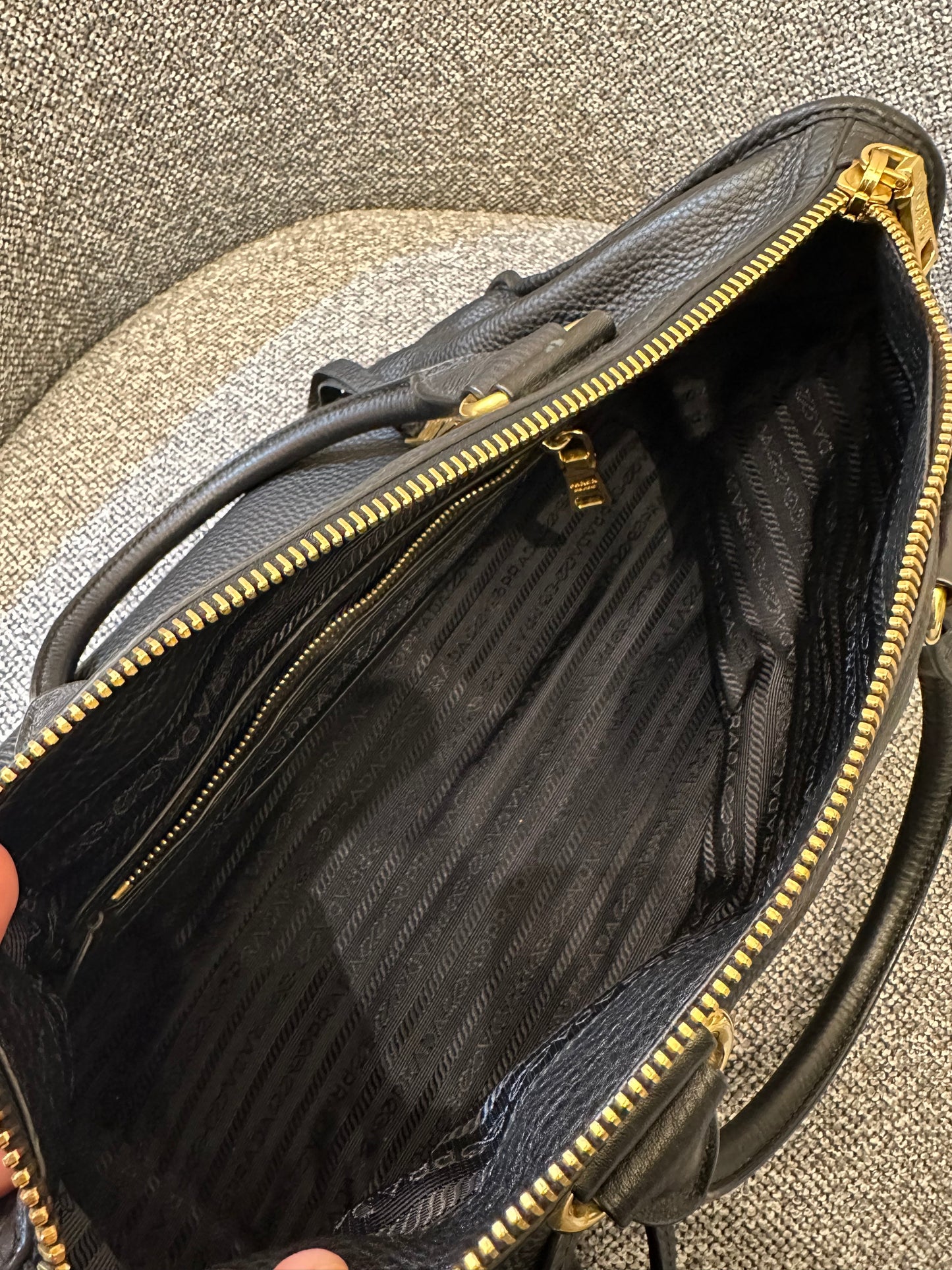 Prada Vitello Daino Shopping Tote Bag In Black
