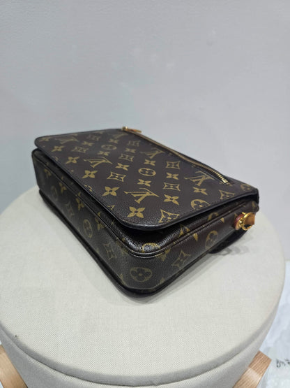 Louis Vuitton Metis in Monogram Canvas