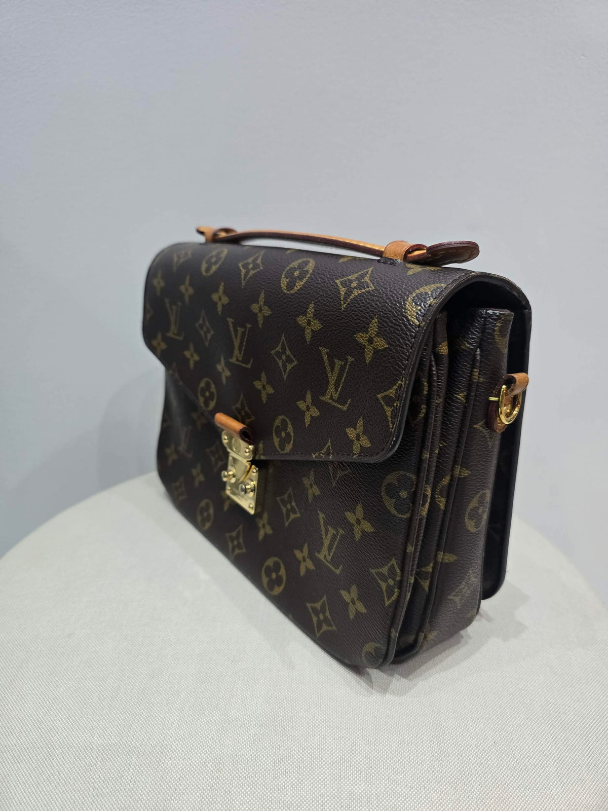 Louis Vuitton Metis in Monogram Canvas
