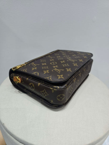 Louis Vuitton Metis in Monogram Canvas